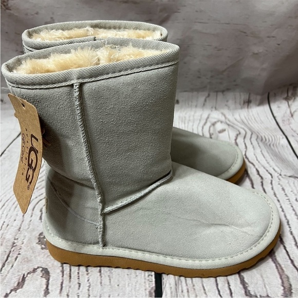 Nwt Ugg Classic Short Ii Boots - Picture 2 of 6